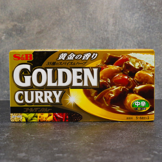 S&amp;B Golden Curry Medium Hot 198g
